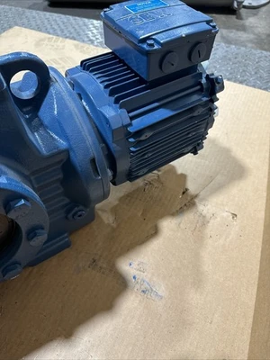 NEW SEW-EURODRIVE SA77/TDRE90M4/DH