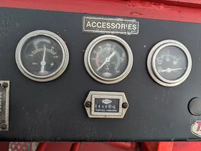USED 1900 TAYLOR BOAT LIFT
