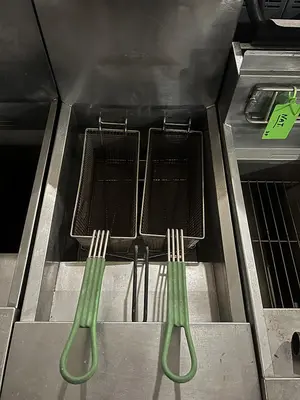 Used FRYMASTER _UNKNOWN_ Cookers / Coolers / Fryers Florida US | BAM Discount Restaurant Equipment #1373156