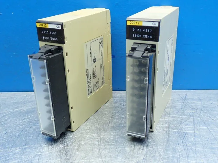 Used OMRON C200HOD212 Input / Output Modules | HGR 24 #733521