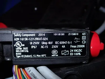 Used SCHMERSAL AZM 161SK12/12RKAT024 Relays & Switches Ohio US | HGR 24 #1129945