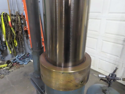 20 hp Dantco Bow-tie Mixer, floor mount, air over oil lift