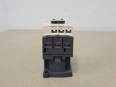 USED SCHNEIDER ELECTRIC LC1D12G7