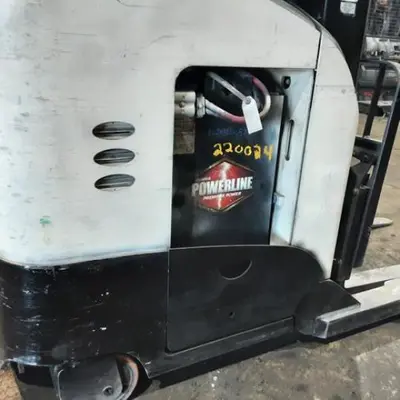 USED 2018 CROWN RR5725-45