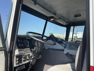 Used 1995 PIERCE SABER Fire Trucks Michigan US | Miedema Asset Management Group #1308087