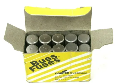 LOT OF 10 NEW COOPER BUSSMANN FNQ-10 FUSES FNQ10