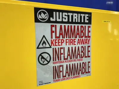 Used JUSTRITE _UNKNOWN_ Cabinets Ohio US | HGR 24 #1343720