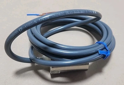 NEW Omron E2E-X10D2-N