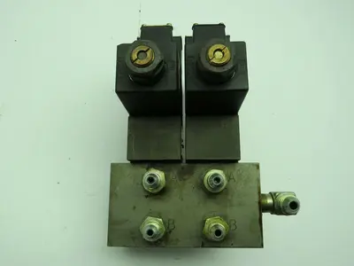 Daikin JSO-G02-2BA-20-N Solenoid Valve 100VAC W/MC-02P-05-10 Check Valve