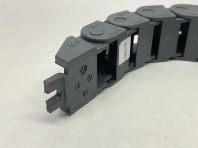 USED IGUS IGUS 09.20.048 ZIPPER E-CHAIN SERIES