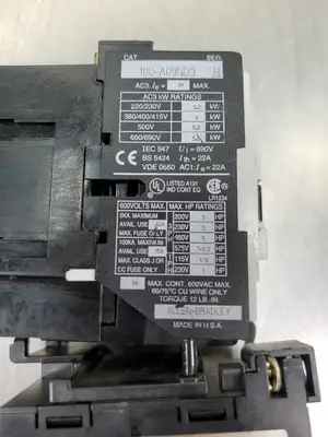 Allen Bradley 100A09ND3 Ser B Contactor w/193A1D1 Safety Relay. 4A43.1