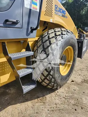 USED 2022 XCMG CV123PDU