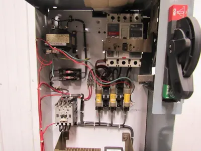 A-B Allen Bradley 1336F-BRF75-AN-EN 7.5HP AC Drive Assembly Bucket Disconnect