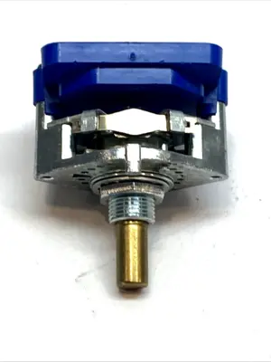 USED TOSOKU ROTARY CODE SWITCH 30° 12-POSITION ROUND SHAFT