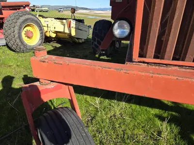 USED 1990 NEW HOLLAND 1118