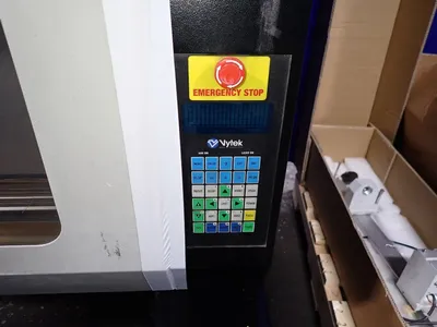USED 2006 VINYL TECH FX25124