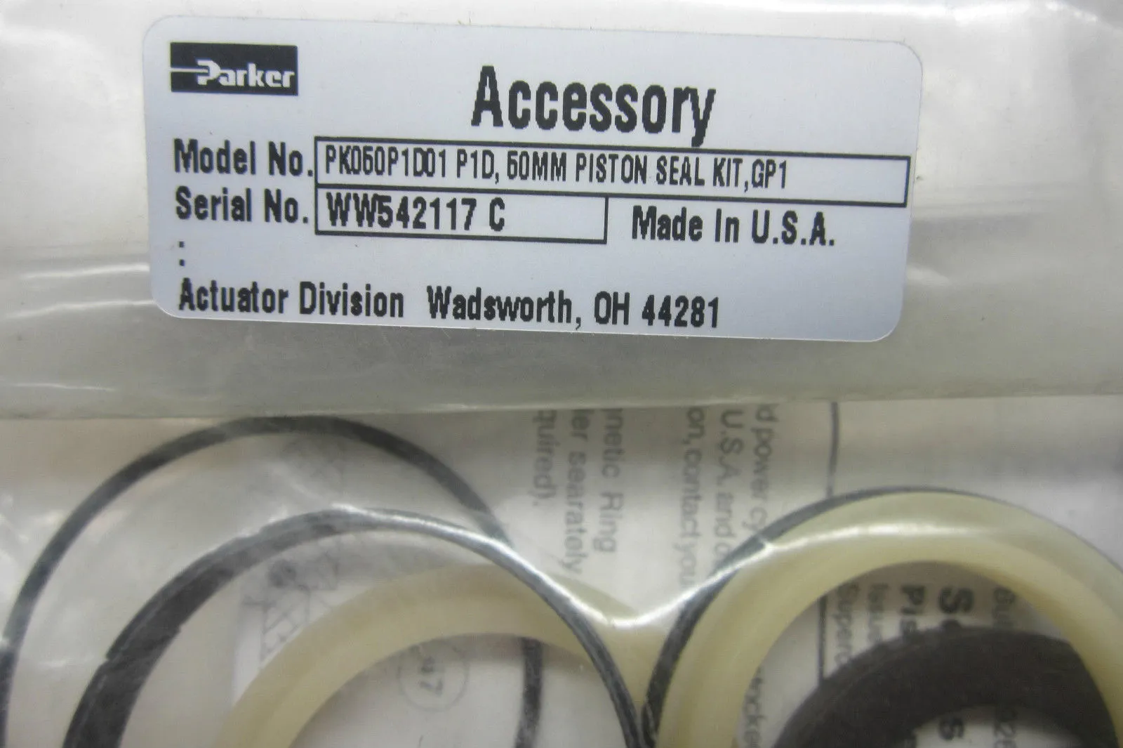 2 NEW PARKER PK050P1D01 PISTON SEAL KIT
