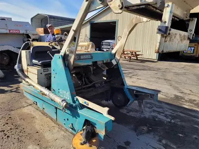 USED 1998 TENNANT 255 II