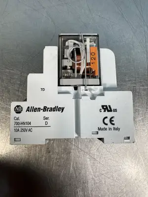 USED Allen-Bradley Allen Bradley 700-AV3R / 700-HN104 / 700-HC24A1-4