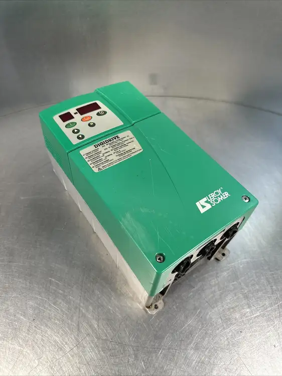 Used Control Techniques SE 23400300 SE4.5T 3.0kW PLC Processors | Palmetto Automation #1154752