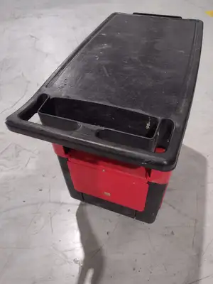 USED RUBBERMAID TRADES CART