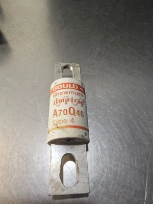 Gould Shawmut AMPTRAP A70P70 Type 4 Fuse Loc 4E-1