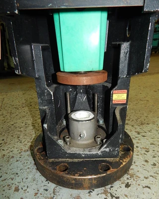 USED LIGHTNIN VEKTOR V5C55A