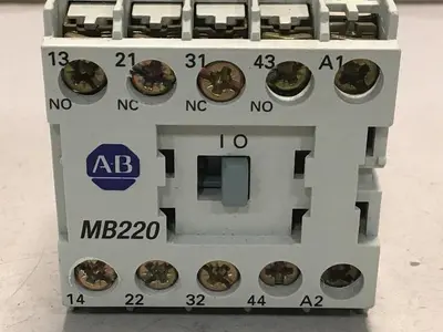USED ALLEN BRADLEY 700DC-MB220 SER A