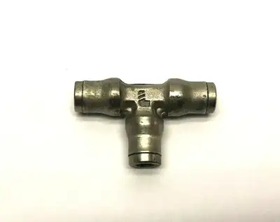 USED LEGRIS 5/32 PUSH TO CONNECT TEE UNION FITTING