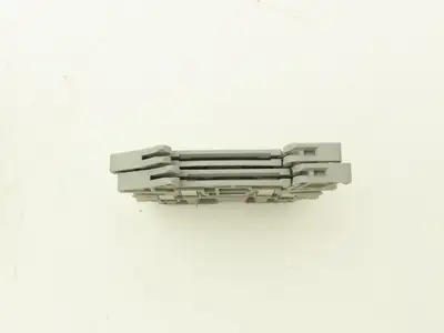 Eaton UT 2.5-4 Feed-Through Terminal Block Gray 4 Wire 150V 20A 2.5mm² Lot of 60