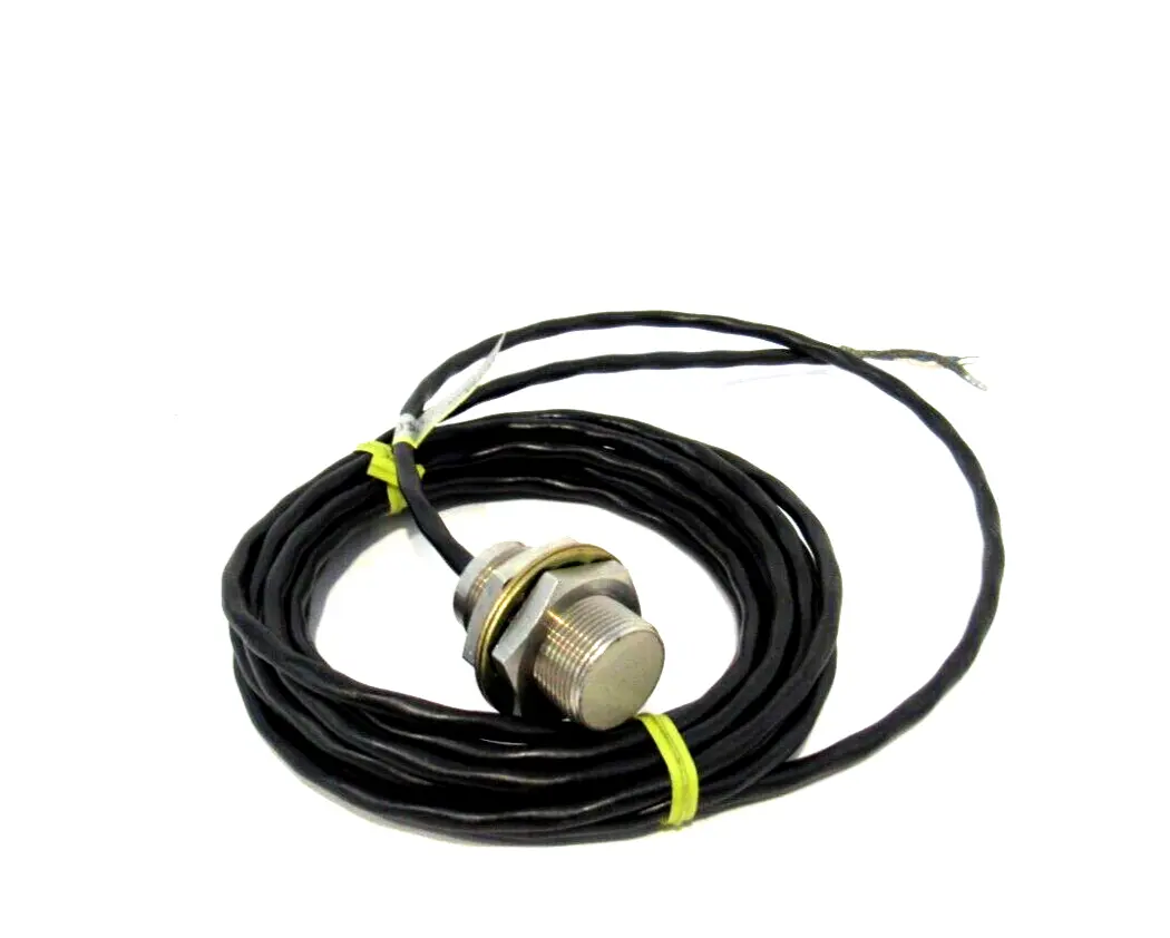 NEW OMRON E2CA-X5A PROXIMITY SENSOR E2CAX5A