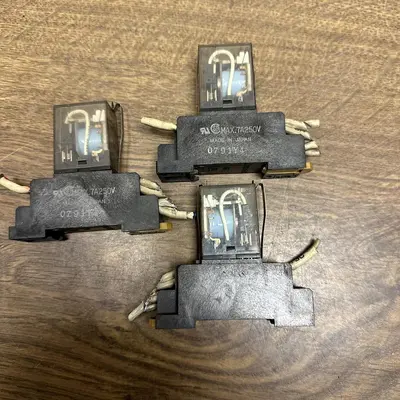 USED OMRON MY2N-D2