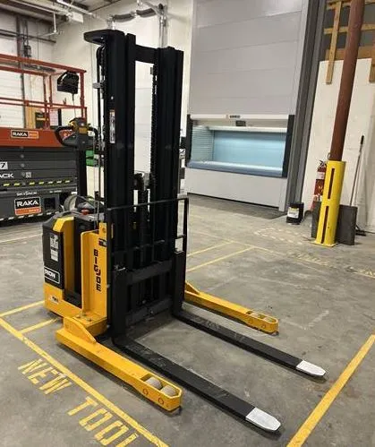 Used 1980 BIG JOE PDS-30-126 Pallet Stackers Colorado US | Discount Forklift #236303