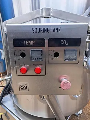 Tank, 200 Gallon, Stainless Steel, Insulated, Dish Top & Bottom, 36" X 48" #S745519