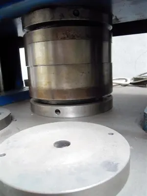 USED EXTRUDEHONE ABRASIVE FLOW MACHINING
