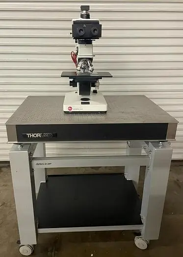 LEITZ ERGOLUX 020-448.026 MICROSCOPE (THORLABS TABLE SOLD SEPARATE)