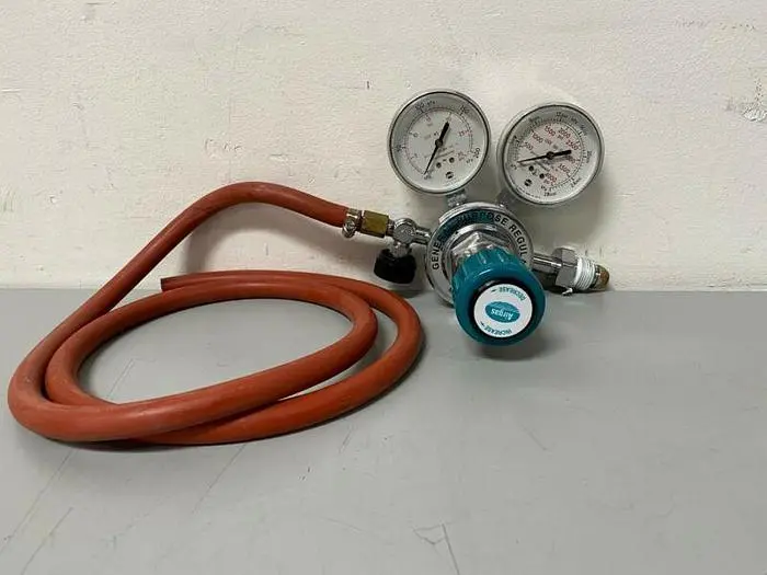 Used AIRGAS 100-1-580-V GENERAL PURPOSE COMPRESSED GAS REGULATOR MAX INLET 3000 PSIG Regulators California US | Equipment Lab #485324