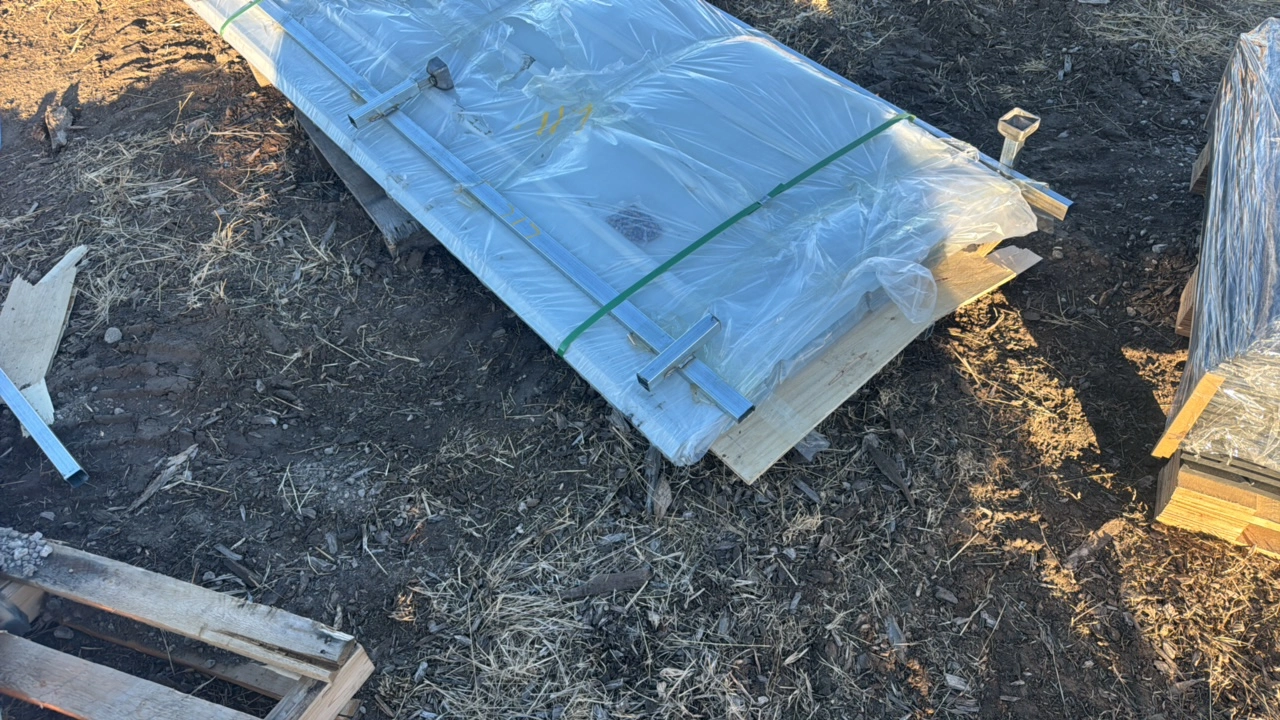 GALVANIZED CORRUGATED STEEL SHEET Few Damaged