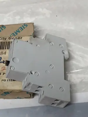 New | in-Stock SIEMENS 5TT42011 Miscellaneous Equipment (Electrical & Power) | Surplus Asset Holdings #1192778