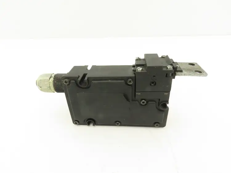 Used SCHMERSAL _UNKNOWN_ Relays & Switches Indiana US | Arrow Industrial #1086332