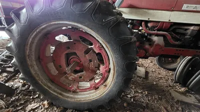 FARMALL 560 Tractor | Iron Listing (31)