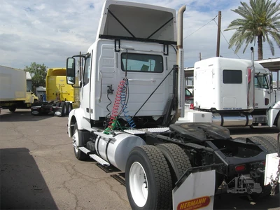 Used 2008 VOLVO VNM42T200 Conventional trucks Arizona US | Tuscon Trux & Equipment Sales #1546094