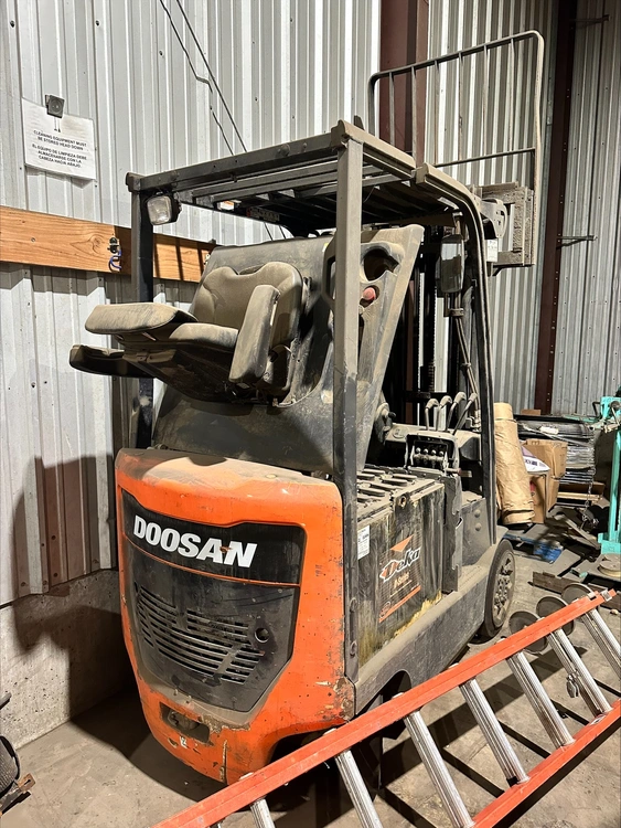 Used _UNKNOWN_ _UNKNOWN_ 4-Wheel Sit down Electric Counterbalance Forklifts Idaho US | Tri-Steel Manufacturing #1557149