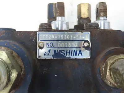 Toyota 67720-15301-71-B Hydraulic 3-Spool Forklift Mast Control Valve Off 5FBE15