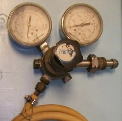 QTY. 1. MATHESON AIRCO RARE AND SPECIALTY GAS GAUG...