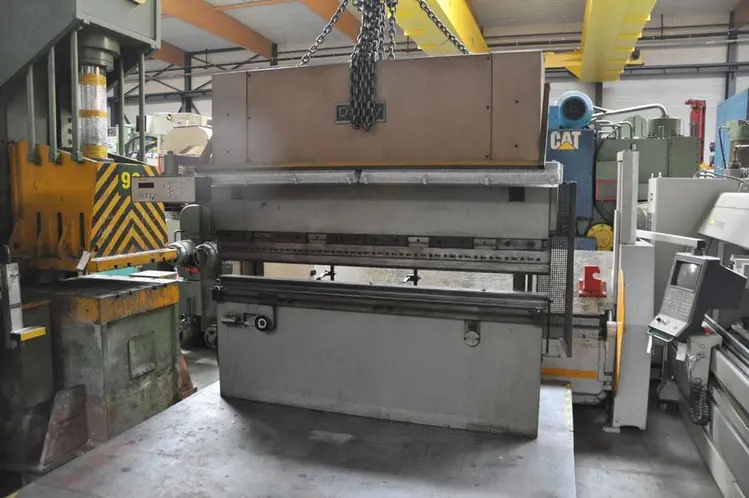 Used DARLEY EHP 150 TON X 2550 MM NC Press Brakes | Apt International N.V #373120