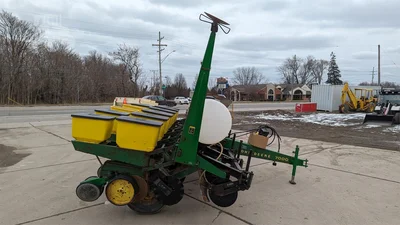 USED JOHN DEERE 7000