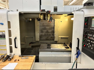 2015 HYUNDAI WIA VX500 Vertical Machining Centers | Bayou Machinery (4)