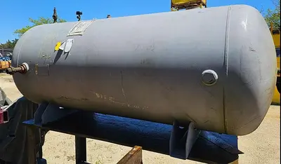 USED 2005 SILVAN 400 GALLON