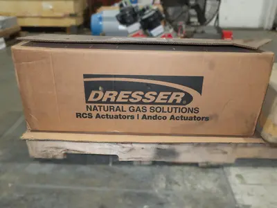 2 PALLETS OF ASSORTED ACTUATORS, JAMESBURY, HYTORK, DRESSER, ALLEN SHERMAN- HOFF, TRIAC CONTROLS